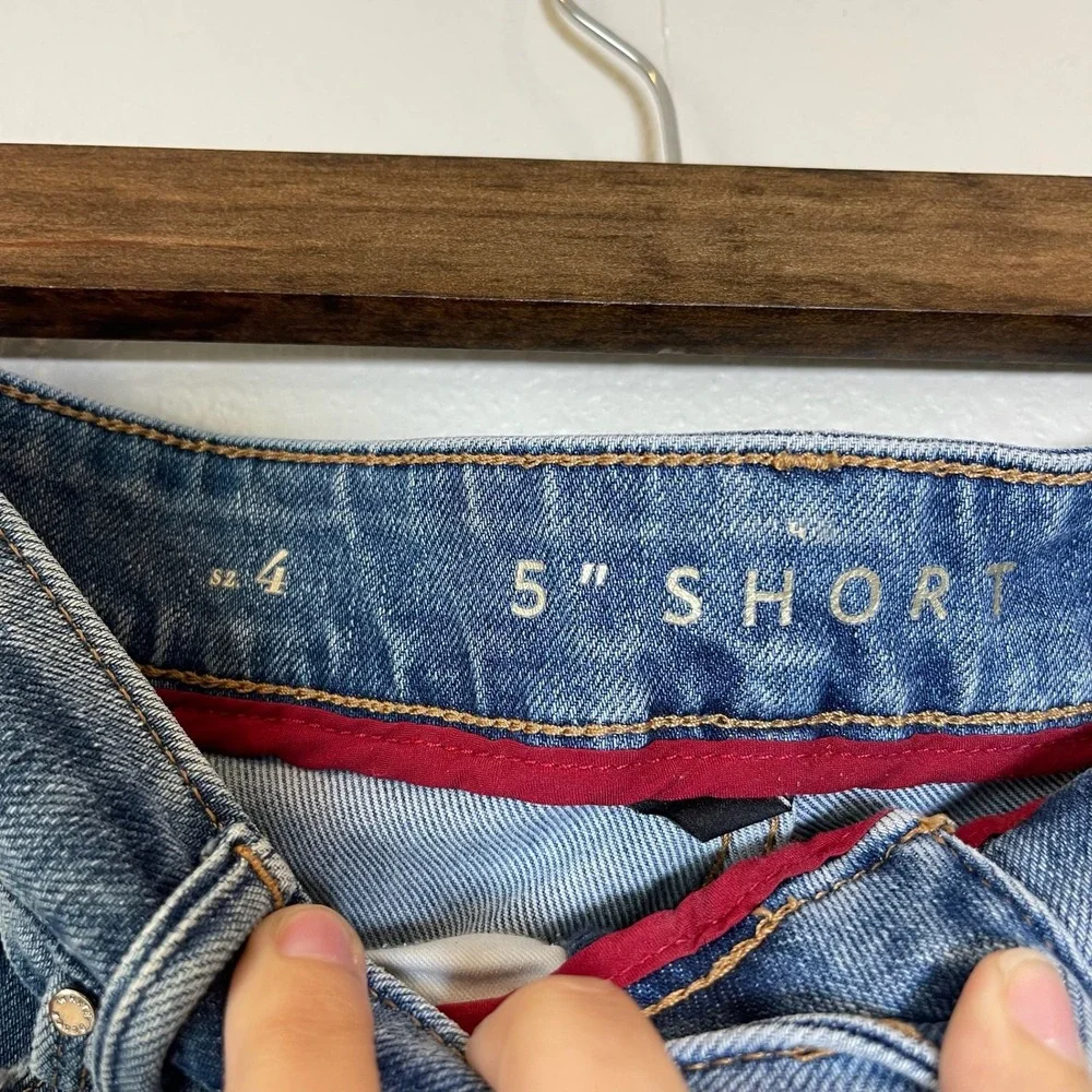 White House Black Market Womens Size 4 Medium Wash Cuffed Denim Shorts 5 Inseam